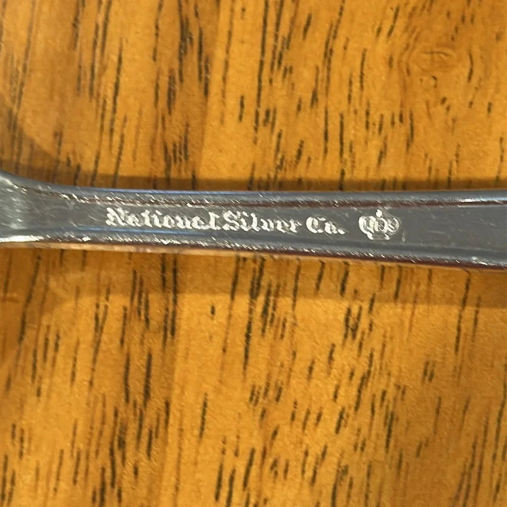 International silver co. Royal Saxony pattern. Silver plated fork 7 1/2”.